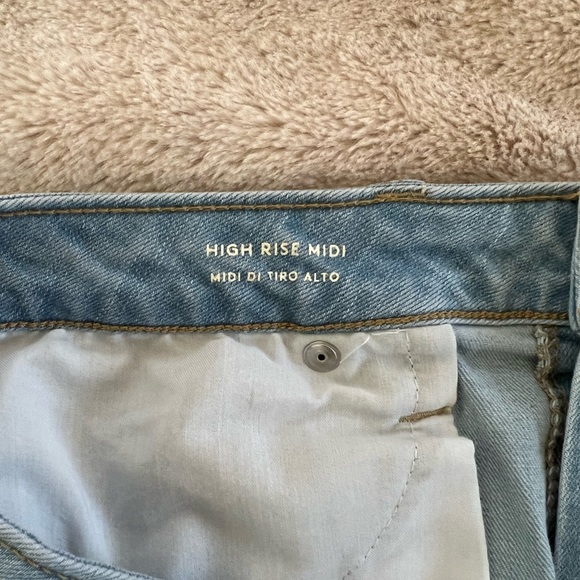 High Rise Midi Shorts - Picture 4 of 4